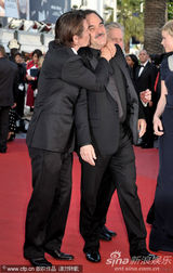 幻灯图集：乔治-卢卡斯杨紫琼捧场《华尔街2》首映