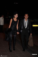 组图：梁靖琪黄敏豪婚宴众星捧场 先忙工作不急造人