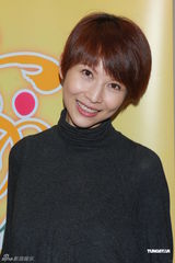 组图：蔡少芬清爽短发现身 廖启智陈敏儿夫妻同台