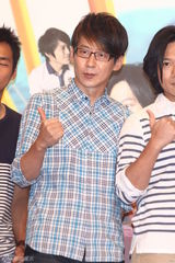 组图：五月天献爱心助学贫困孩童