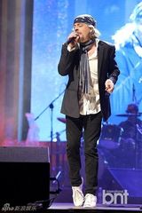 组图：Leif Garrett举办首尔演唱会 献热情舞台