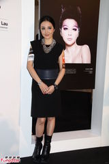 组图：众星出席慈善活动 吴千语力挺林峰