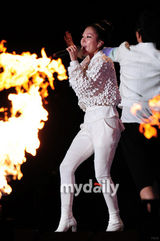 组图：Super Junior与BoA等参加田径赛庆祝演出