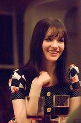 幻灯图集：攻读量子物理学位的内衣模特莱莉写真