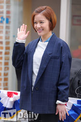 组图：探班《百年的新娘》 洪基杨真诚秀甜蜜