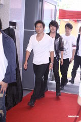 组图：柯震东萧亚轩同场不同台 蔡依林恐吓媒体