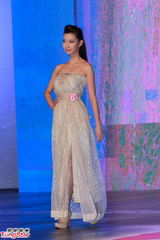 组图：中国小姐香港区三甲出炉现场颁奖