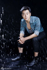 组图：佟大为创意写真 展现锋利睿智一面