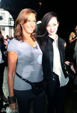 组图：霍思燕亮相纽约时装周 连赴两秀展百变功力 