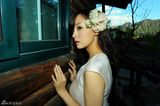 组图：周奇奇最新浪漫大片 气质淡雅似花仙子