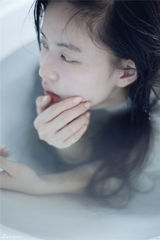 组图：温心素颜湿身写真出水芙蓉纯情诱惑