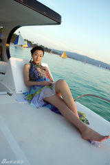 高清图：何彦霓“小女生”蜕变“性感女郎”