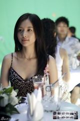 组图：王子文《李献计》鬼马俏皮妞变身温婉女友