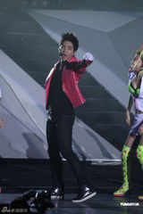 组图：狂野2PM台湾开唱 大秀肌肉引粉丝欢呼