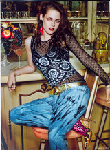 组图：暮光女抹胸裙登杂志 与帕丁森情侣照曝光