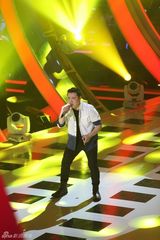 组图：《最美和声》韩红当导演 携黄绮珊合唱