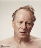 组图：《女性瘾者》男女裸上身出镜 表情销魂