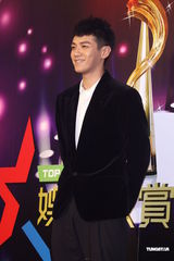 组图：柯震东萧亚轩同场不同台 蔡依林恐吓媒体