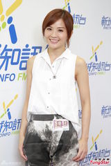 组图：阿Sa(蔡卓妍)享受两人世界 想生子怕自然分娩