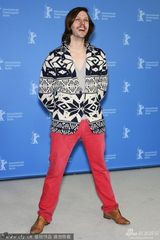 组图：《破碎之家》发布 海尔登贝格粗犷亮相