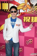 组图：钟嘉欣绯闻属捏造 否认分手喻感情像蜜糖