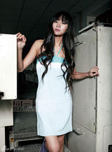 组图：王媛可封面写真曝光 妩媚性感玩转“花猫妆”