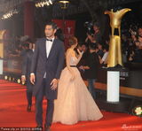 组图：上海电影节开幕 高以翔金荷娜携手走红毯