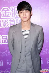 组图：韩星金汎(金范)帅气赴港做活动 兴奋看到大黄鸭