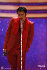 幻灯：香港金像奖现场 谢霆锋获最佳男配角奖