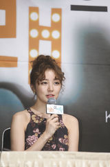 独家高清：尹恩惠撑新剧发布 郑容和李东健撞脸