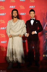 组图：《血滴子》黄晓明天狼蜡像揭幕