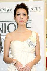 高清组图：郑元畅代言护肤品 自曝喜欢白皙女孩