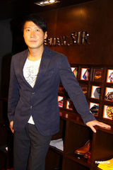 幻灯图：方力申辟谣“方邓恋” 黎明捧场时装店