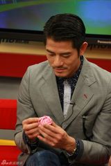 组图：《圣诞玫瑰》做客 桂纶镁邀张震演色魔