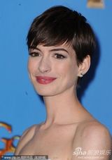 组图：安妮海瑟薇凭《悲惨》获电影最佳女配