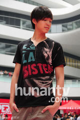 组图：快男选手酷似李敏镐 为选秀放弃剑桥