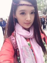 组图：女子酷似杨幂  网友直呼傻傻分不清