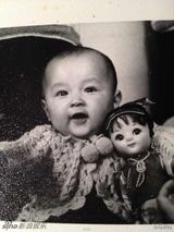 组图：冯绍峰童年萌照似女孩 撞脸周笔畅