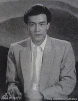 组图：李咏19岁青涩旧照英俊似费翔