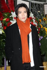 组图：方大同小巨蛋首开唱 薛凯琪助阵献唱