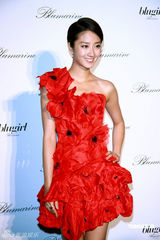 幻灯图集：桂纶镁斜肩裙美艳 蔡健雅宝蓝装优雅