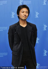 幻灯：《毛毛虫》导演若松孝二携志摩大西亮相