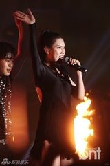 组图：任昌丁玄振英等献唱《青春之夜2》演唱会