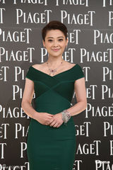 组图：周润发夫妇携手出席活动 李玟唱《月光爱人》