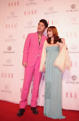 组图：贾乃亮李小璐甜蜜亮相 今年办婚宴要生6个娃