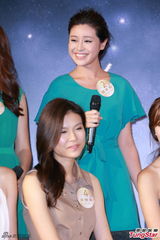 组图：候选港姐亮相辩论赛 佳丽登台秀口才