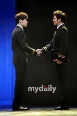 组图：吴万锡吴宗赫宣传音乐剧《那些日子》