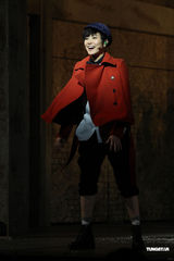 组图：何韵诗舞台剧《贾宝玉》落幕 当众女角互吻