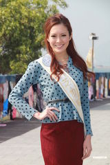 组图：候选中华小姐背景雄厚 徐少强之女曾志伟护航