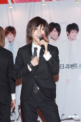 组图：日本团体风男塾现身香港 伪男造型吸引粉丝